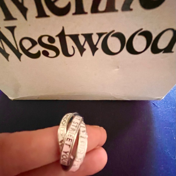 Vivienne Westwood White and pink Enamel Percy Triple London Ring - Picture 4 of 8